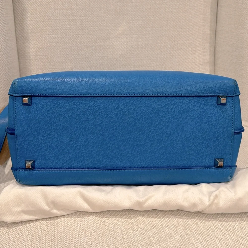 MCM Milla Tote - Picture 4 of 12